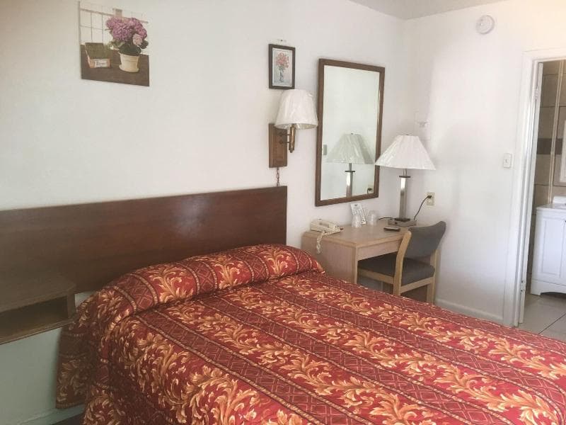 Kansan Motel main