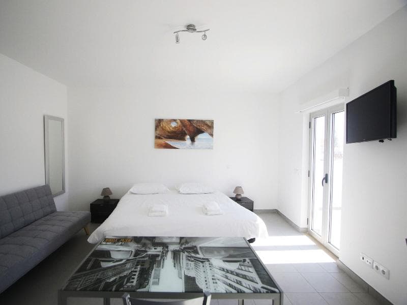Guest House Lovely Swan main