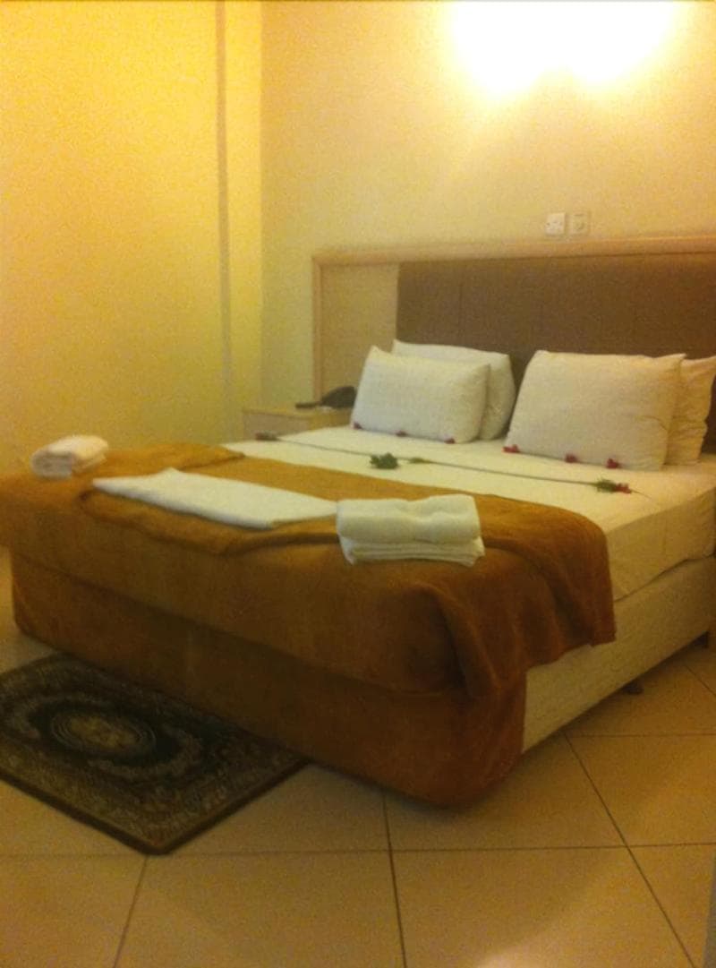 Landmark Hotel 4