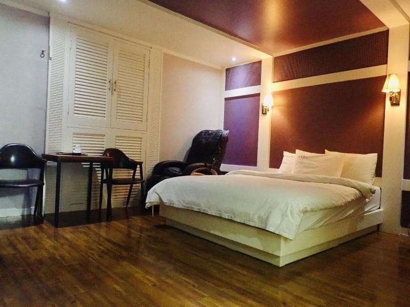 Provence Hotel main
