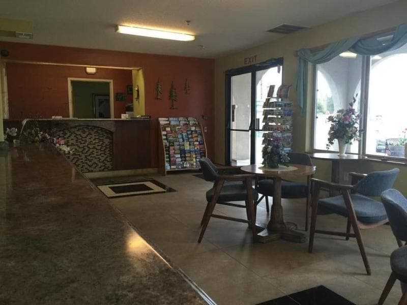 Timberland Inn & Suites 2