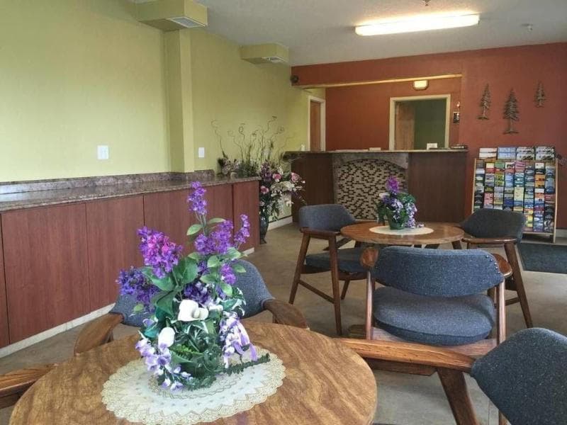 Timberland Inn & Suites 5
