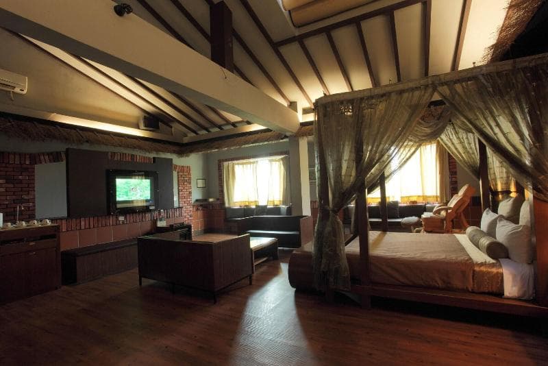 Regale Villa Hotel 5