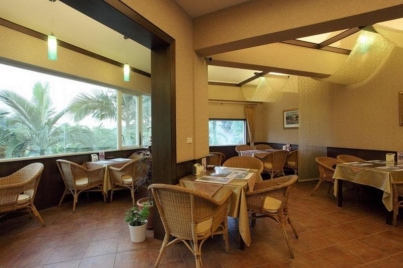 Regale Villa Hotel 4