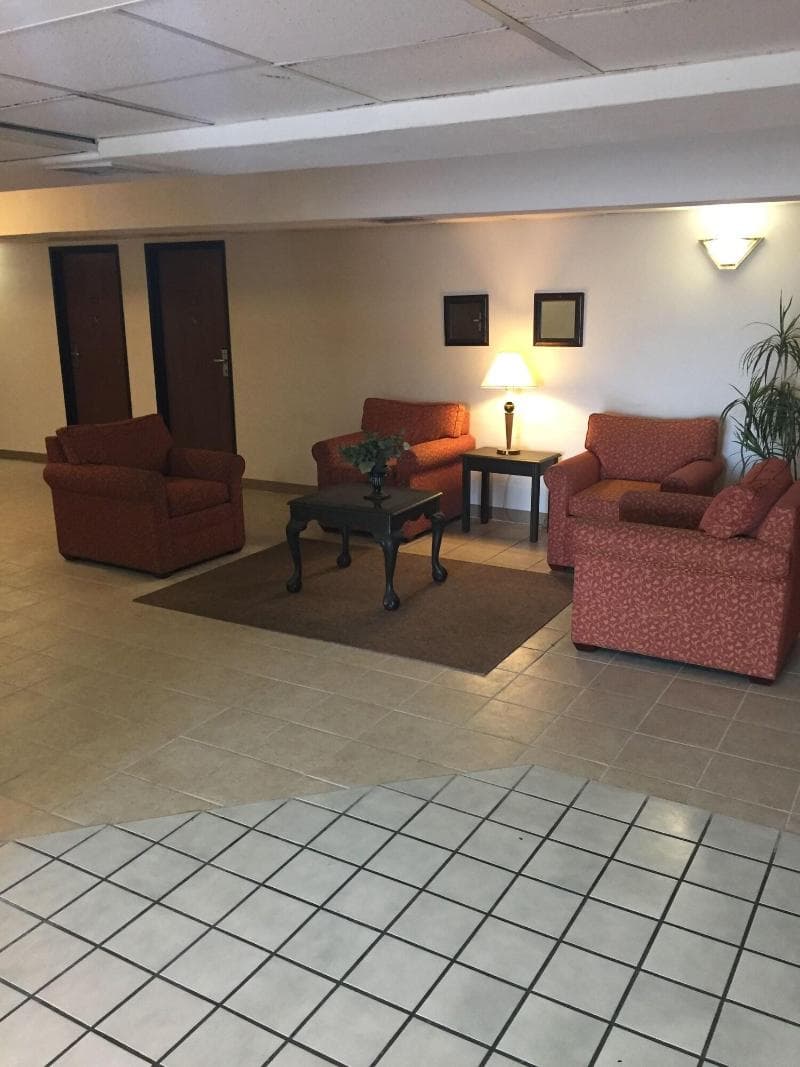 Luxury Inn & Suites 5
