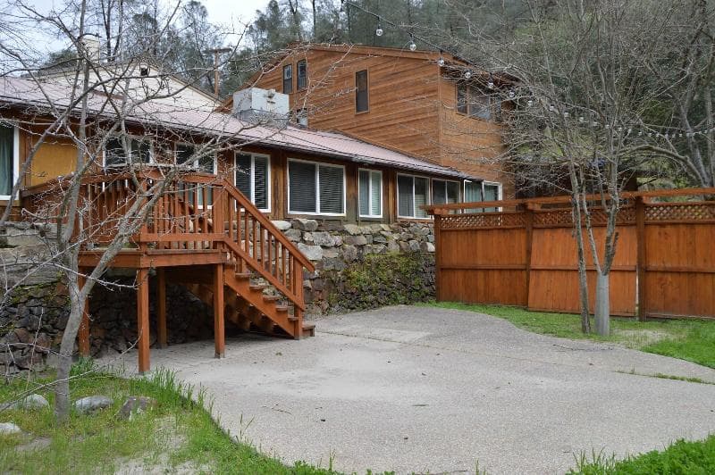 Red Bud Lodge 5