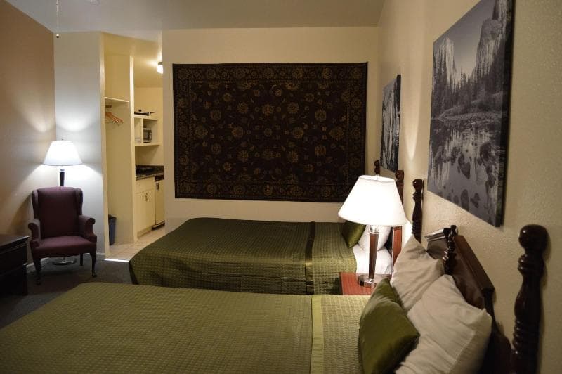 Red Bud Lodge photo 1