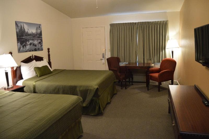 Red Bud Lodge 4