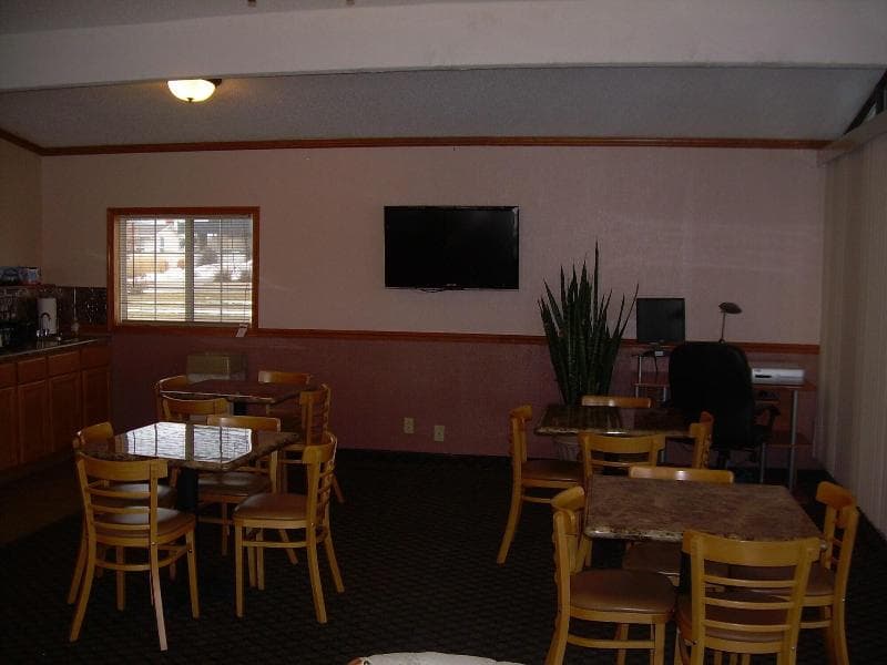 83 Motel main