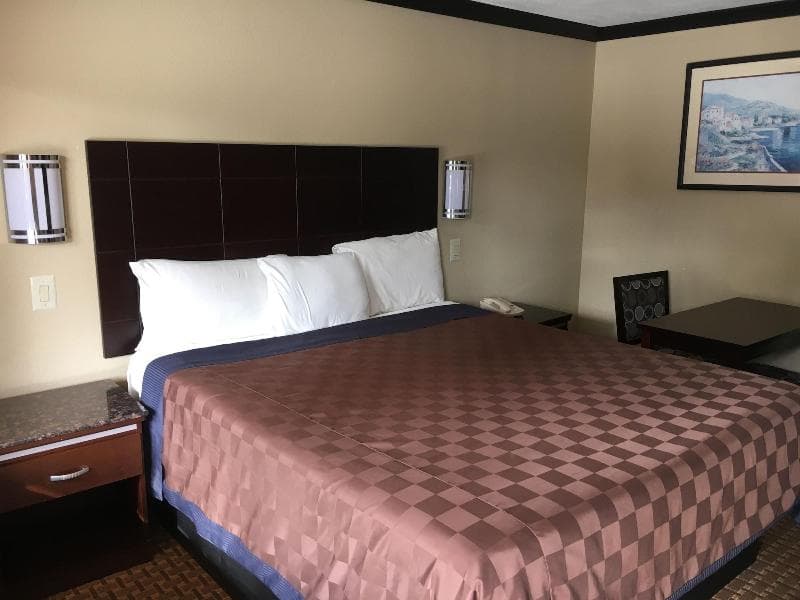 Del Amo Inn 5