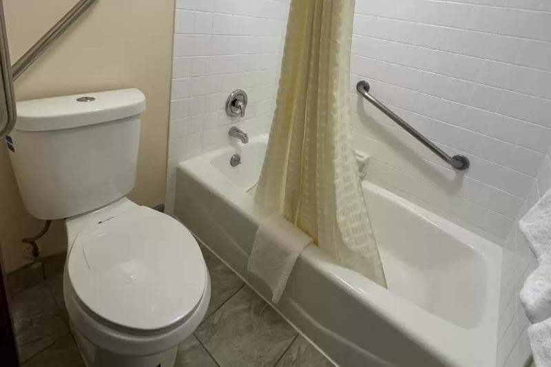 Econo Lodge Waite Park, Mn 5