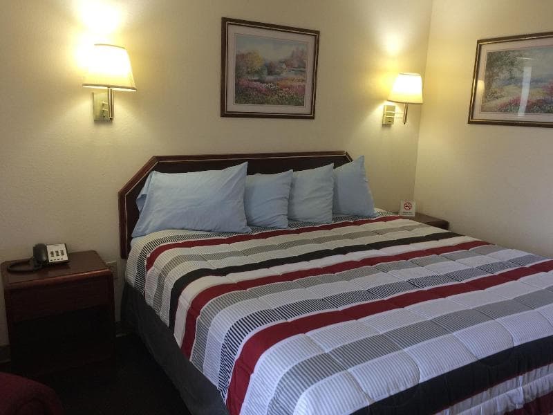 Luxury Inn & Suites photo 1