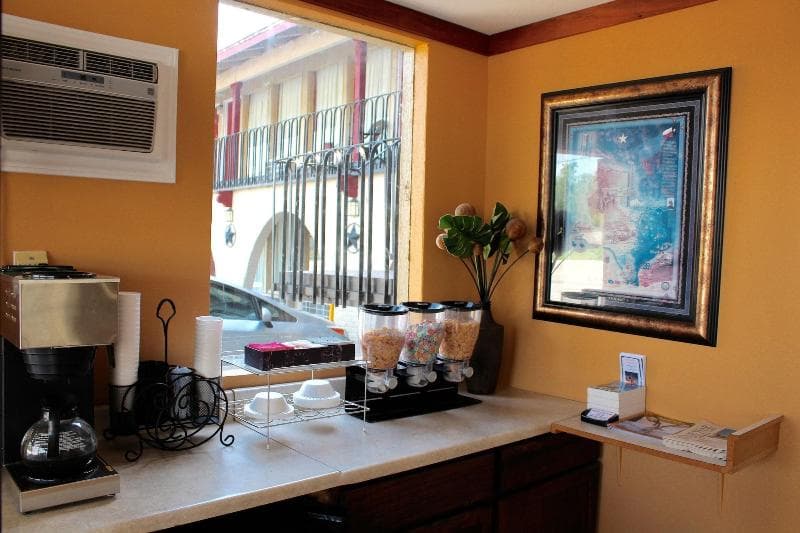 Executive Inn And Suites photo 1