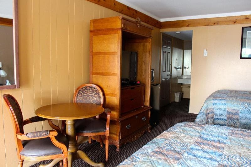 Executive Inn And Suites 4
