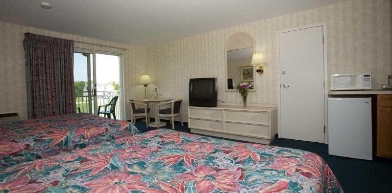 Winnapaug Inn 4