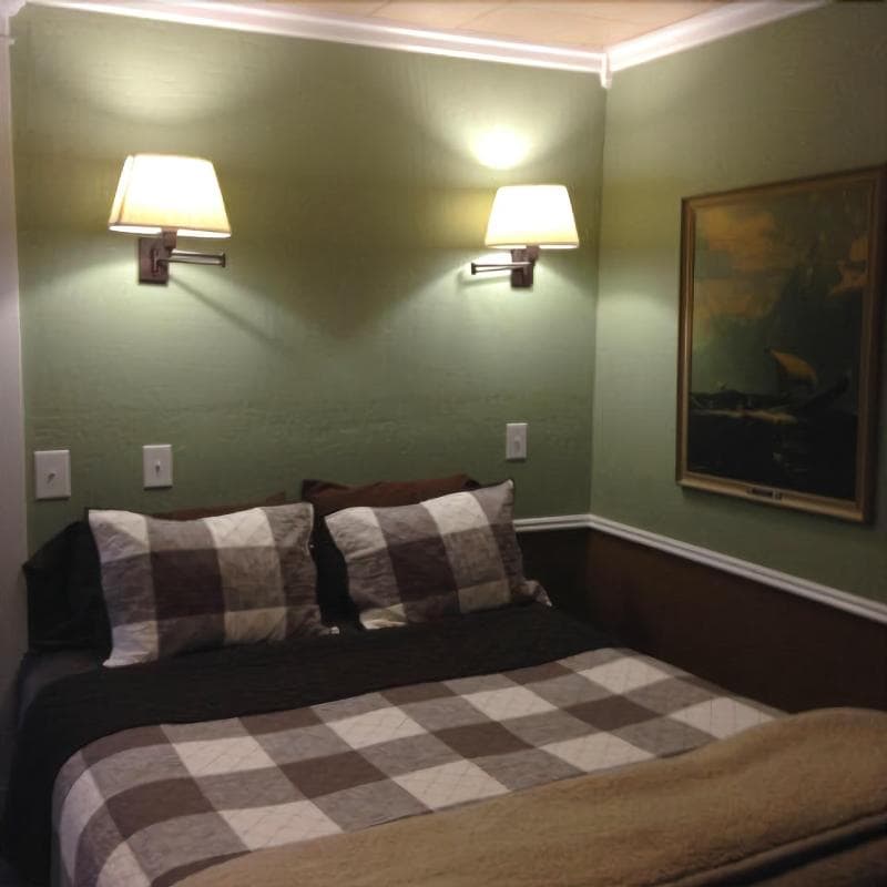 Kempton Hotel main