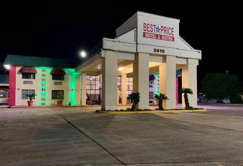 Best Price Motel And Suites 3