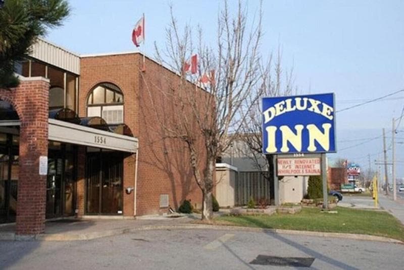 Deluxe Inn 5