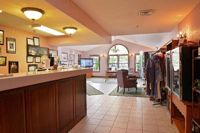 Our Guest Inn And Suites - Downtown 4