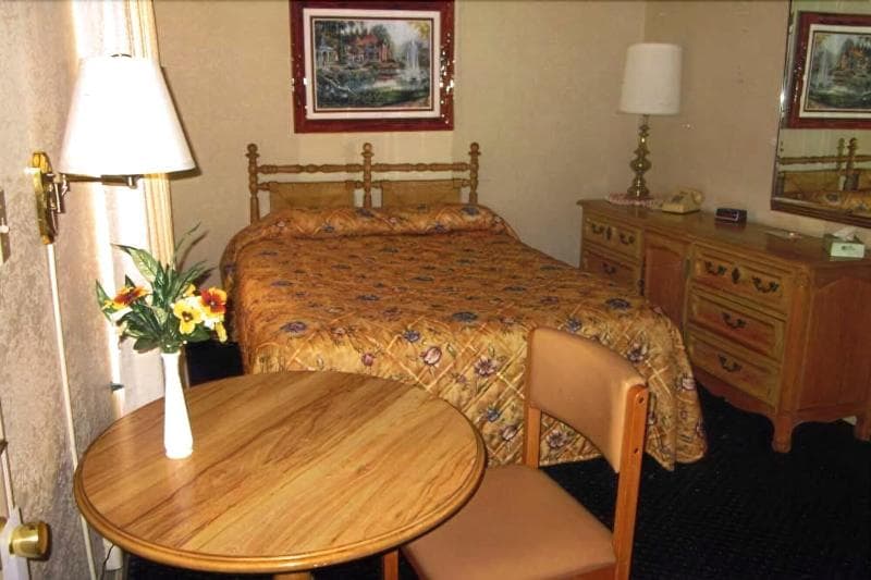 Color Country Motel 5