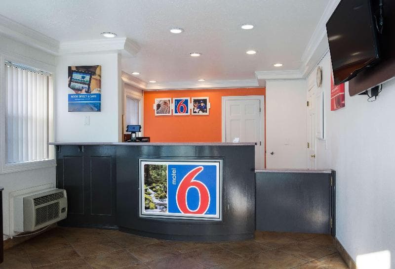 Motel 6 Canby 4