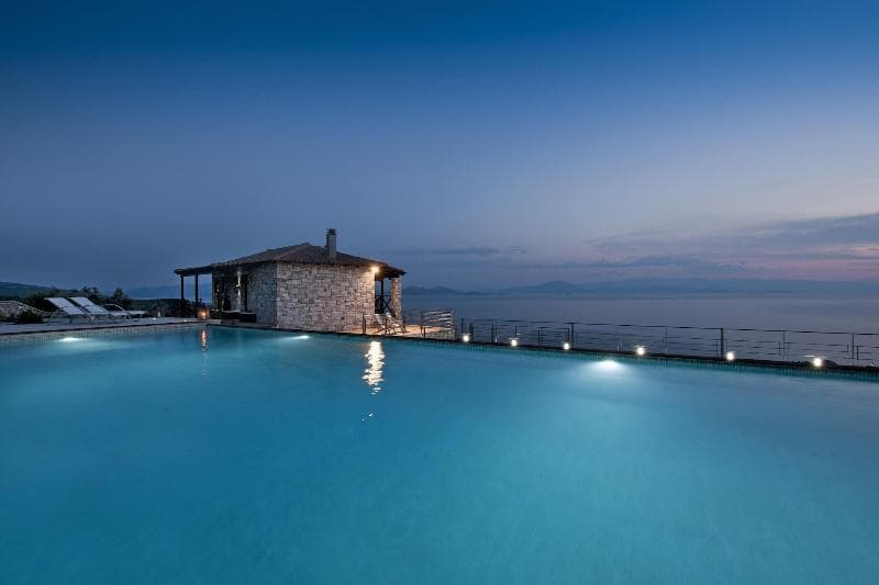 Karavia Lux Inn (Adults Only) 2