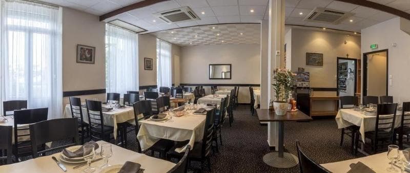 Hotel Montfort main