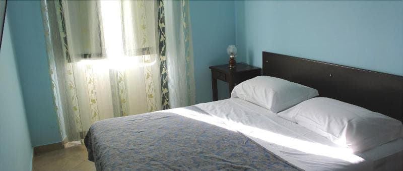Hotel 106 5