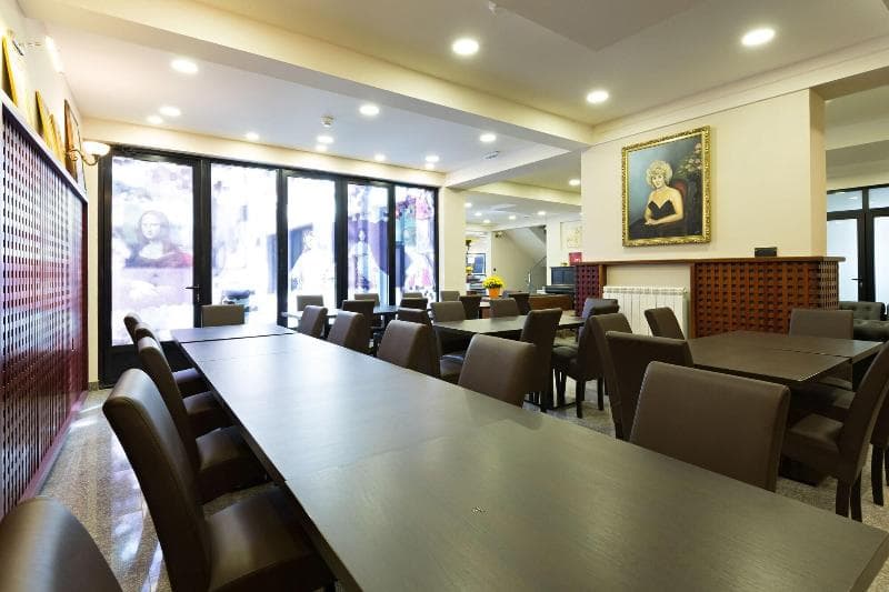 Sterling Hotel 3