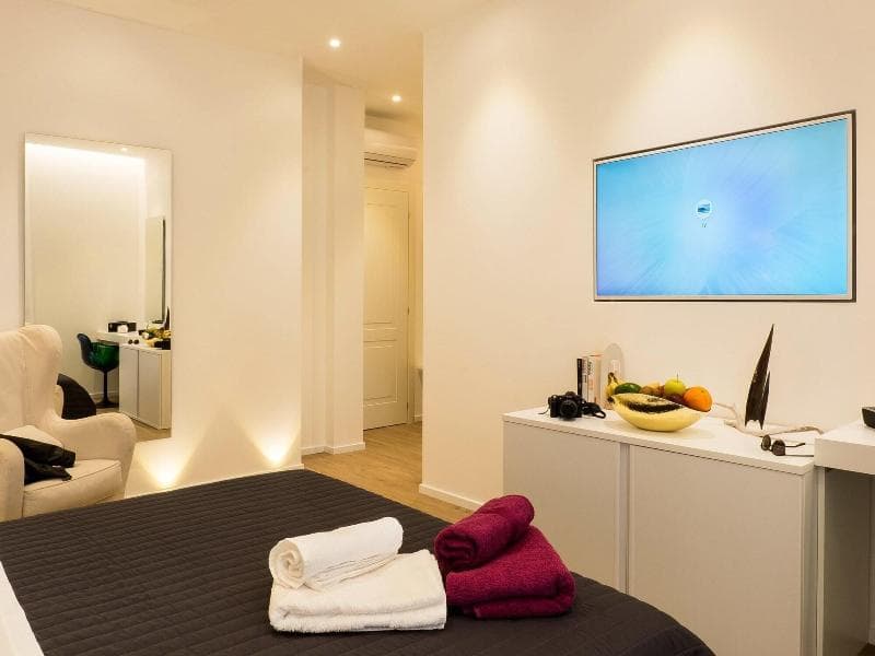 J&O' Luxury Suite 5