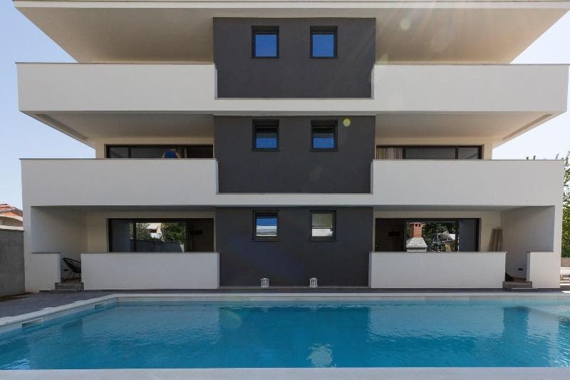 Mirabilis Residence main