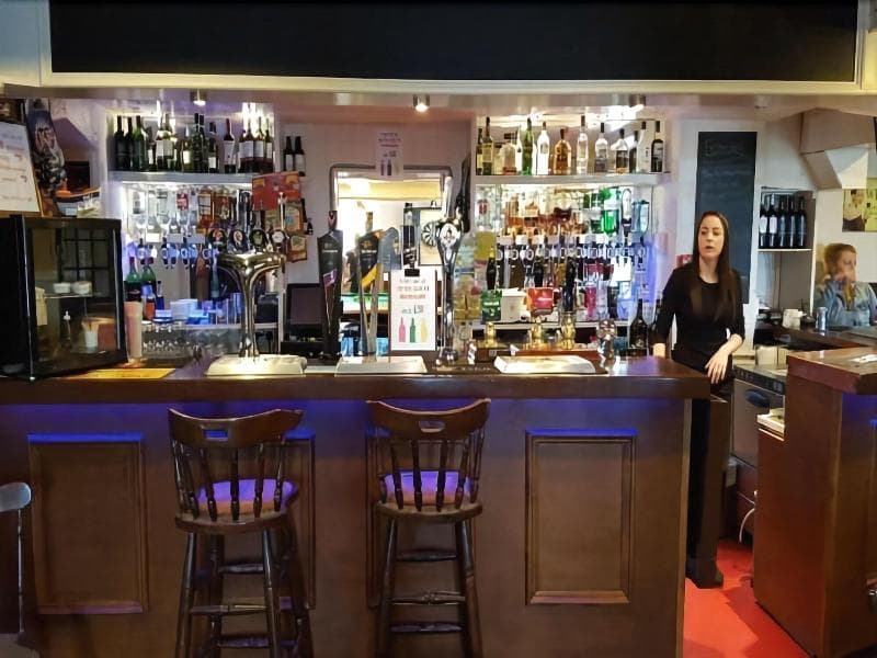 Royal Oak Hotel main