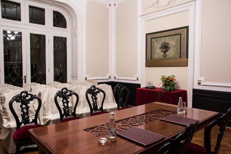 Grand Boutique Hotel 1