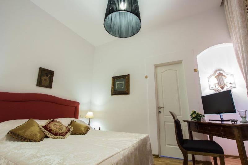 Grand Boutique Hotel 5