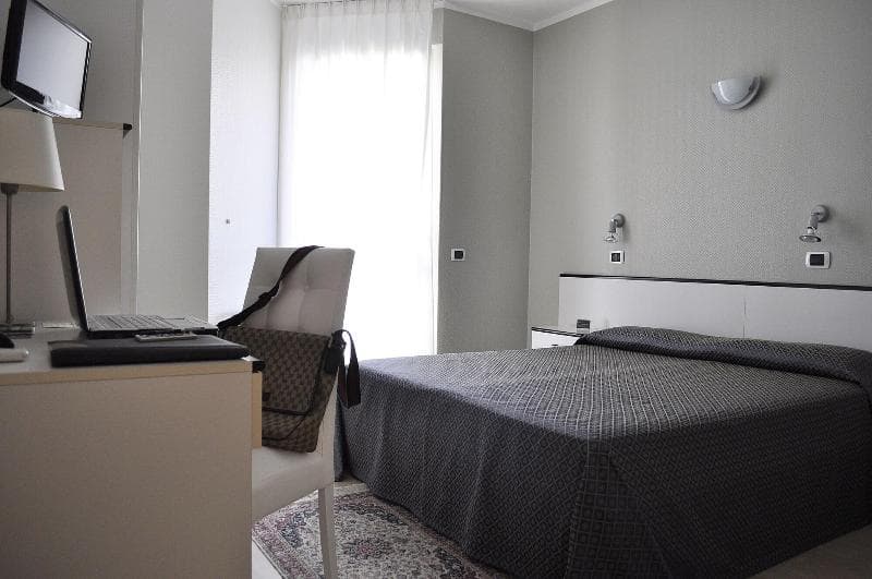 Hotel Est 4