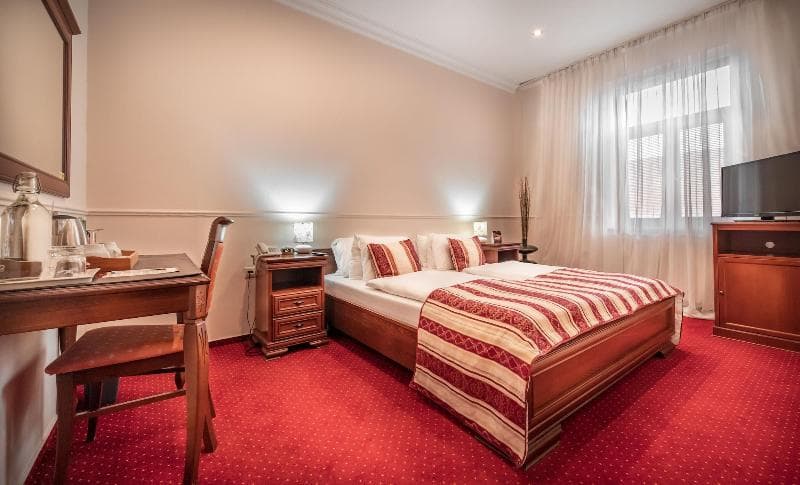 Hotel Capital 4