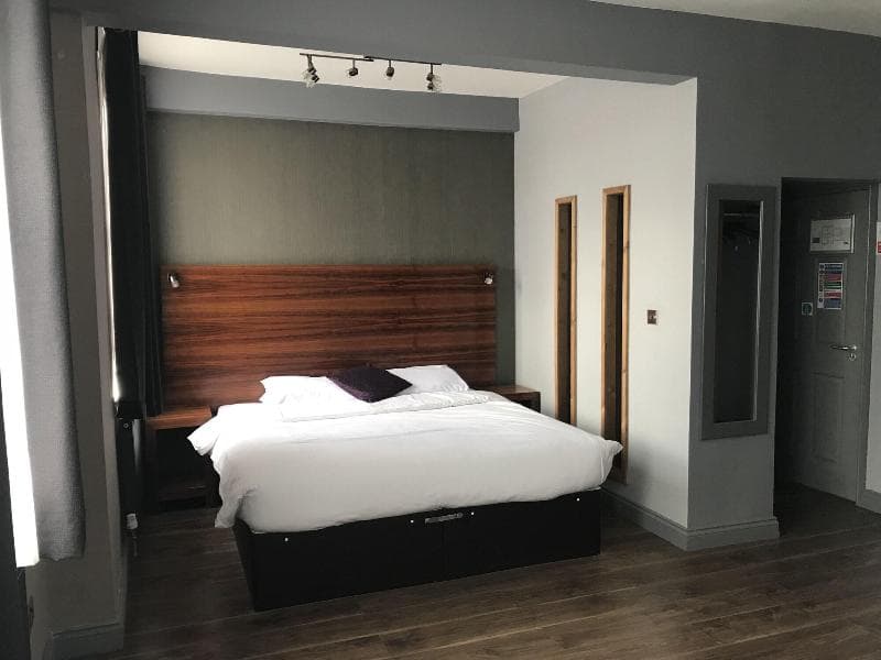 Bennett's Hotel 4