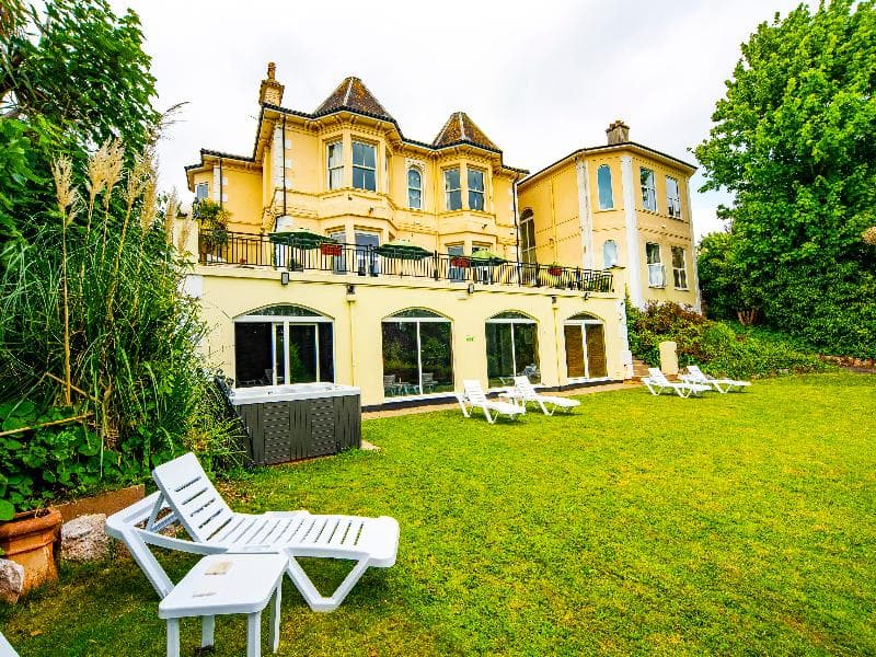 Crofton House Hotel 5