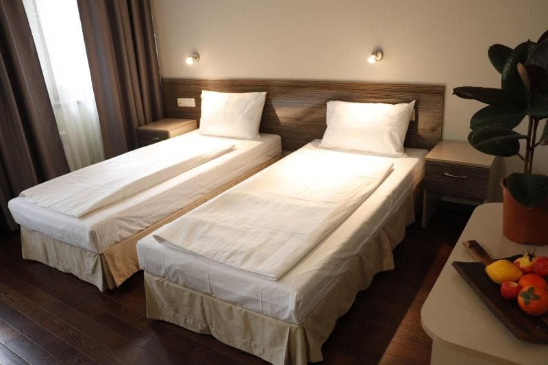 Roots Hotel And Wine Bar 3