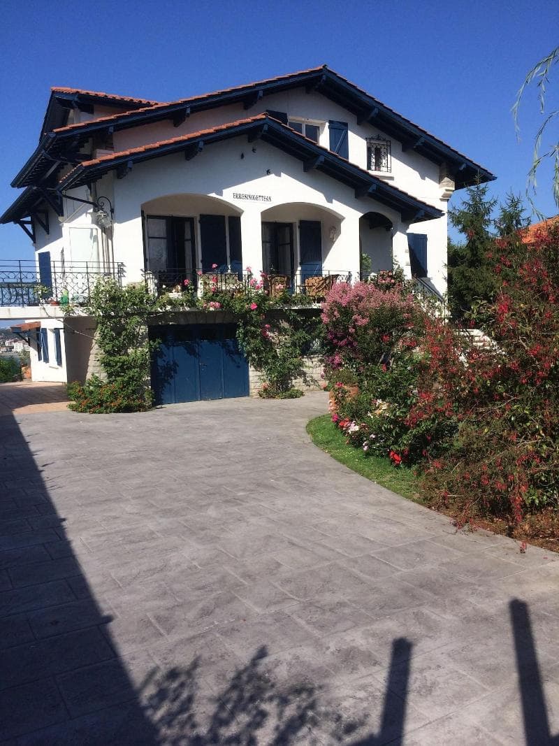 Villa Erresinolettean 3