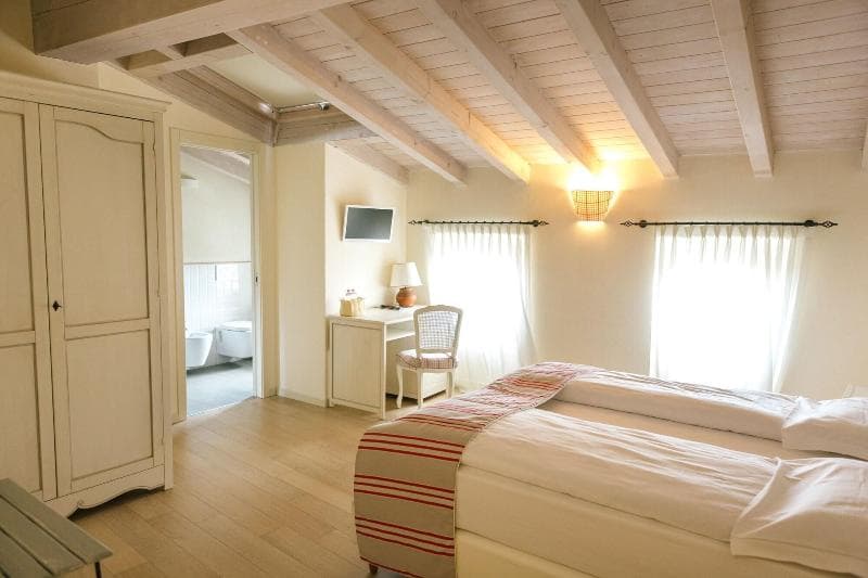 Hotel Villa Moron 4