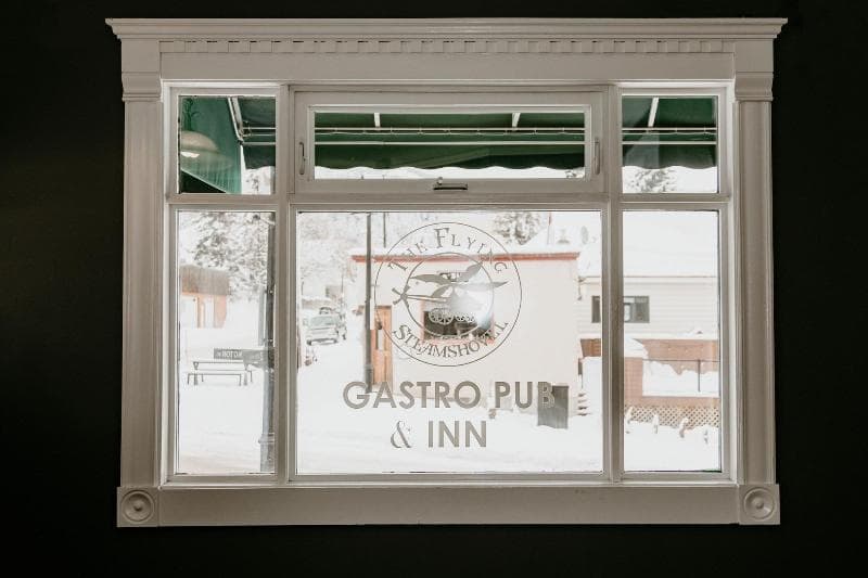 The Flying Steamshovel Inn 3