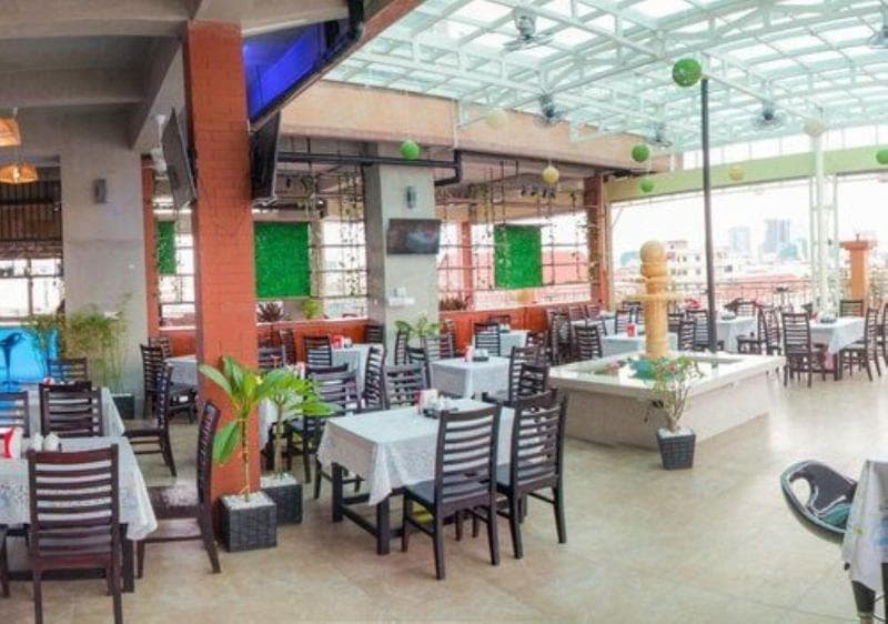 Seventh Heaven Hotel & High Bar 4