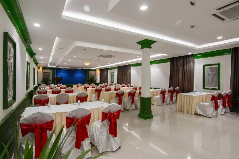 Glorious Hotel & Spa main