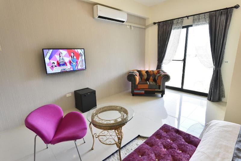 Avenue B&B 5