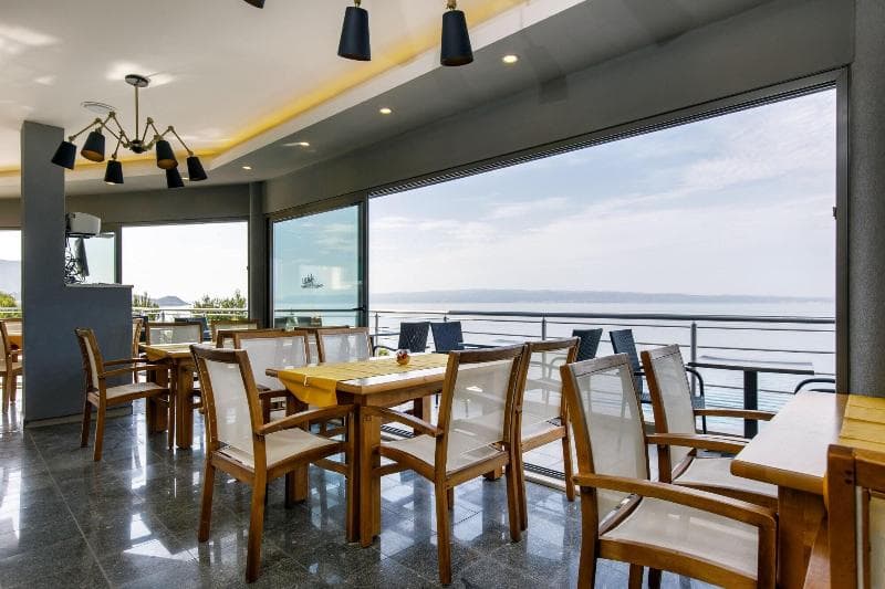 Ark Beach Apartments main