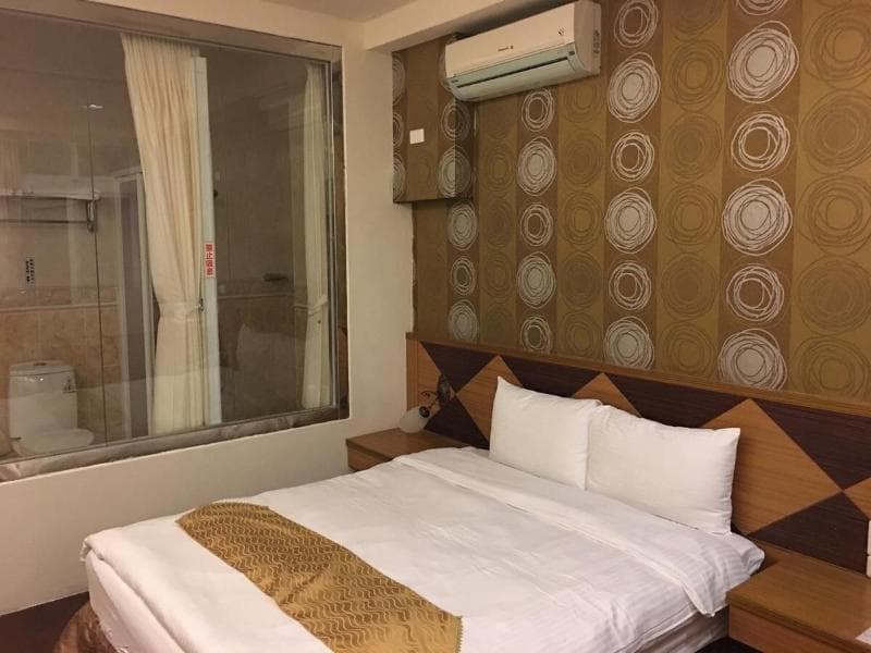 Ri Yue Hu Pan Hotel main