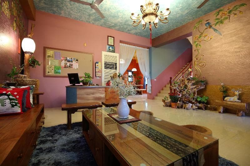 The Wonderland B&B 5