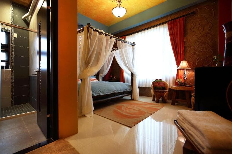 The Wonderland B&B 4