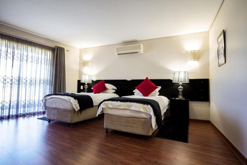 Desert Palace Hotel 4